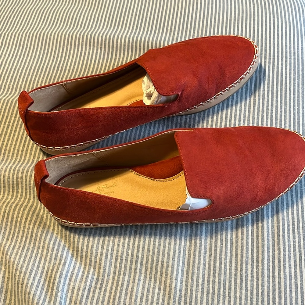 Like NEW Universal Thread BRICK RED  Espadrille Slip On Womens Size 8.5